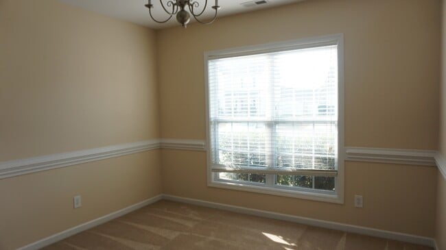 Photo - 197 Bennington Dr
