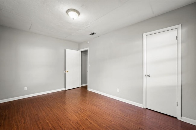 Photo - 1831 Lambert St