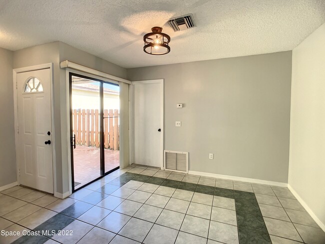 Photo - 1611 Gable Ct