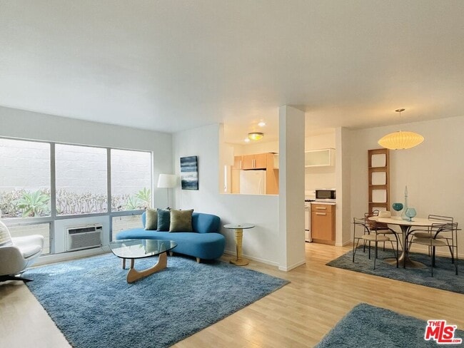 Photo - 1145 Larrabee St Unit 3