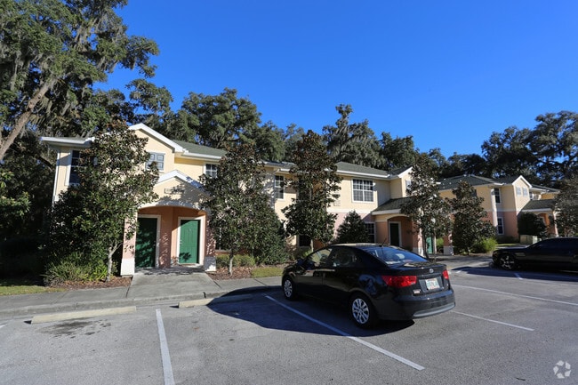 Brook Haven Apartments