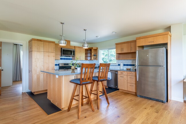 Photo - 1430 SW Englewood Dr Unit B