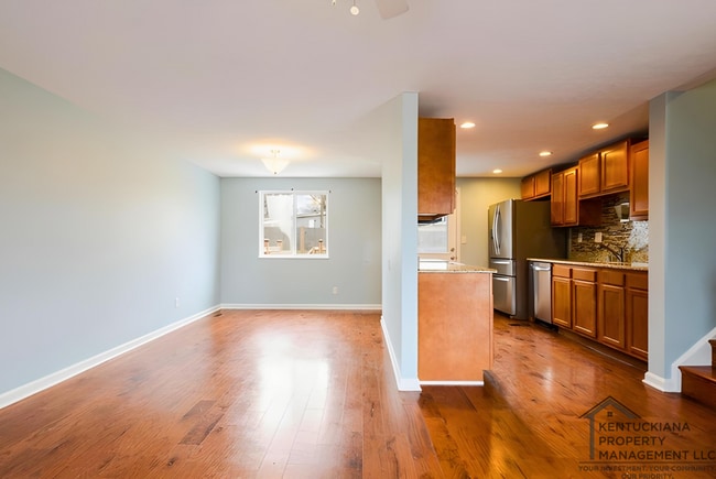 Photo - Newly Renovated Hillview Bi-Level! ASK US ABOUT OUR LONG-TERM LEASE SPECIAL TODAY!