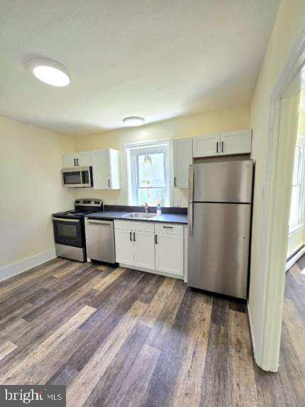 Photo - 825 Maple Ave