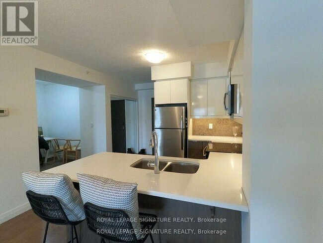 Photo - 53 Arthur St S Unit 607