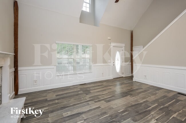 3518 Point View Dr