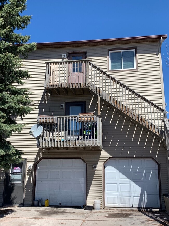 Building Photo - 532 Oregon Ave Unit 2