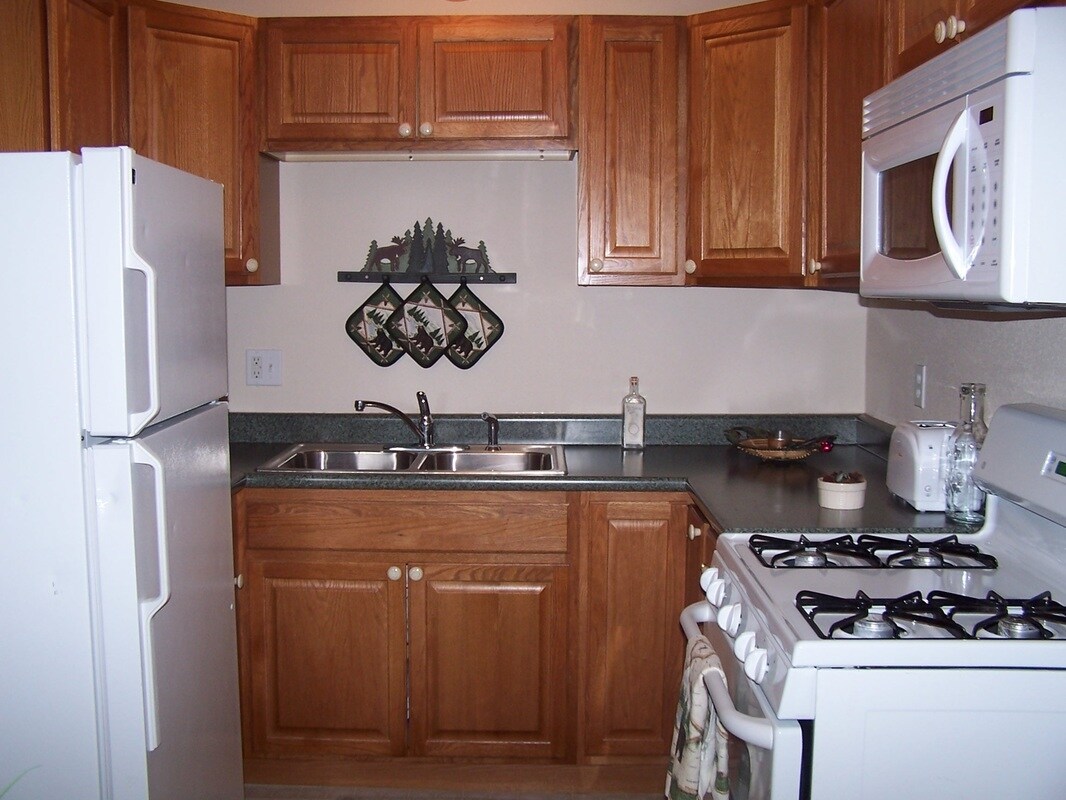 Kitchen - Courtyard Gardens