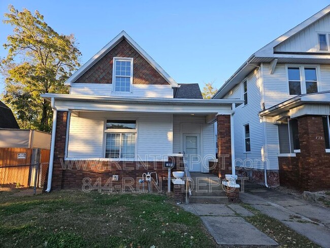 Photo - 308 E Iowa St