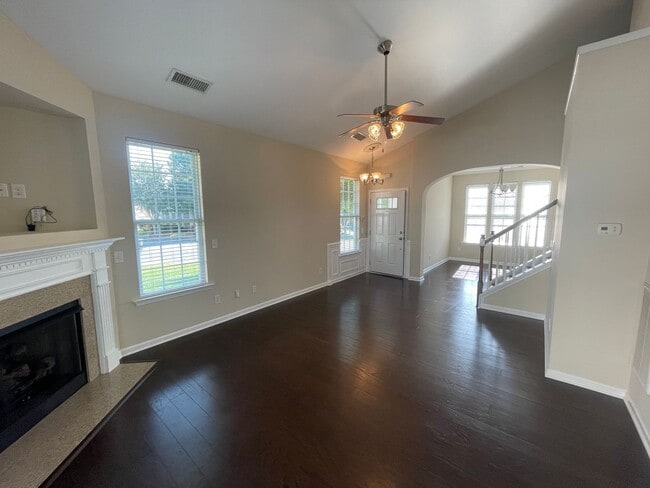 Photo - 221 Spring Gardens Drive Unidad Herman