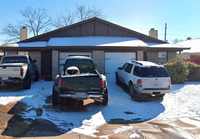 Building Photo - 6823 S Creek Dr Rental