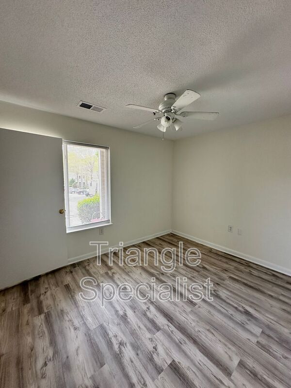 Photo - 1420 Collegiate Cir Unit 101