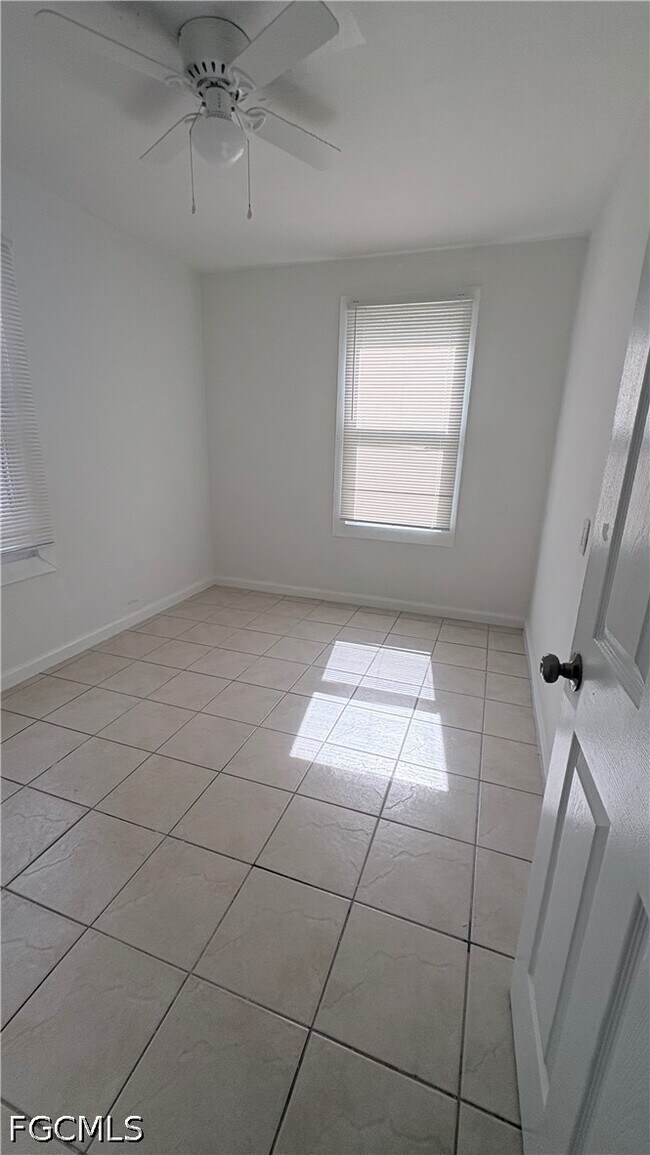 3042 Douglas Ave
