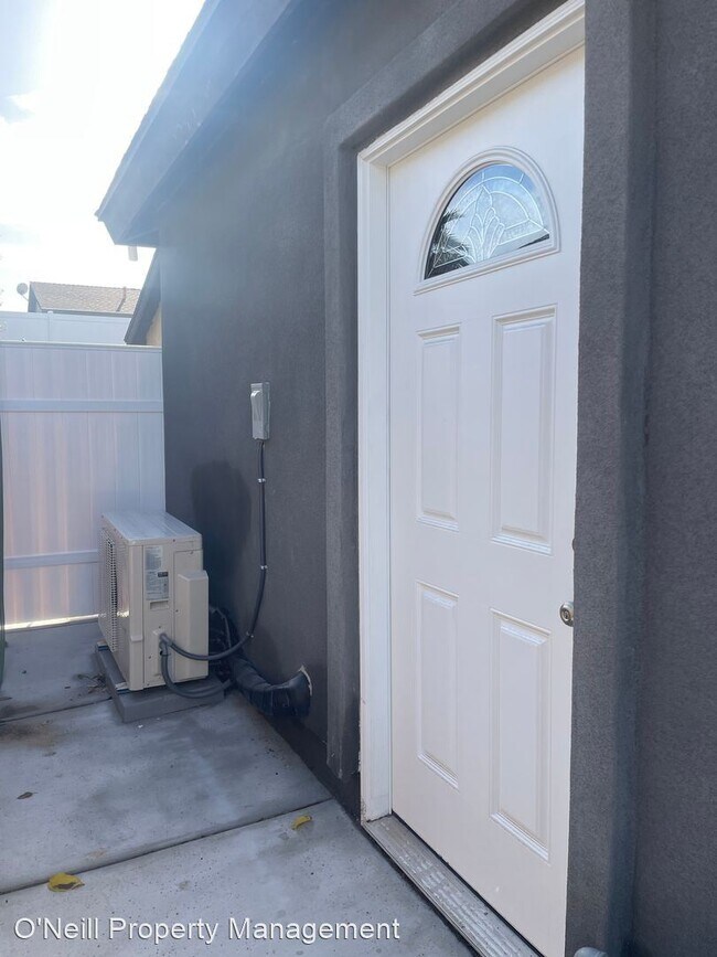 2 br, 1 bath House - 5088 Rockhurst Ct. - 2 br, 1 bath House - 5088 Rockhurst Ct.