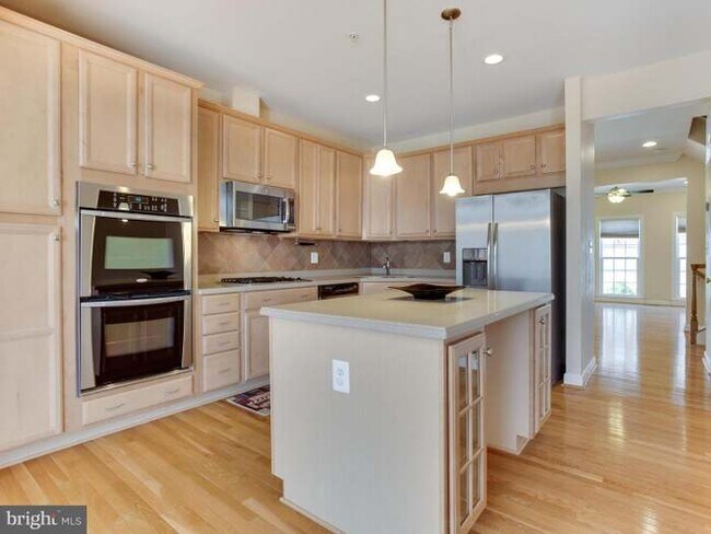 1559 Rutland Way