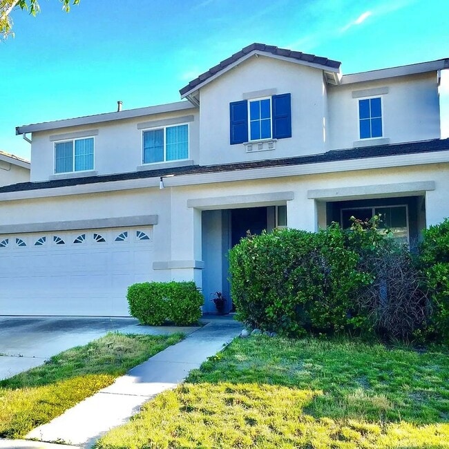 Lovely 2 Story Home In East Woodland In Gr... - Lovely 2 Story Home In East Woodland In Gr...