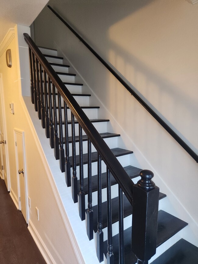 Photo - 434 Longwood Ct Unit D