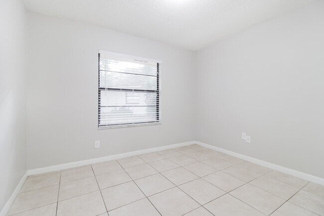 Photo - 4262 Sandhurst Dr
