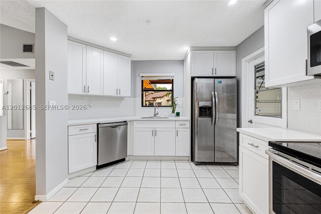 Photo - 11301 SW 4th St