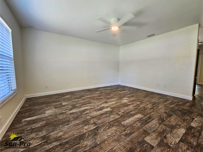 Photo - 556 Taylor Rd