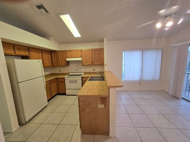 Photo - 1120 N Val Vista Dr