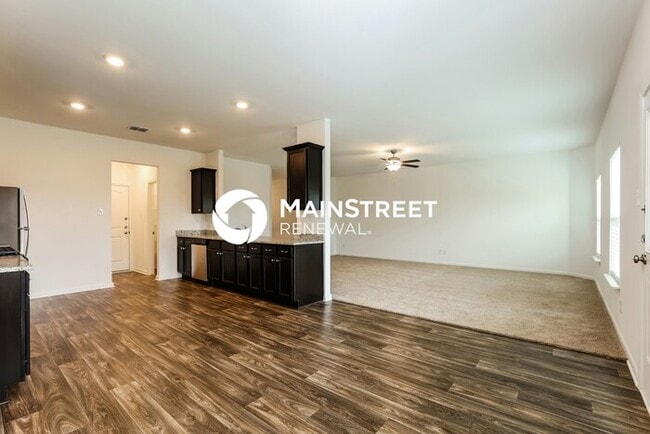 Photo - 4 Bedroom Pet-Friendly Home in New Braunfels, TX with Main Street Renewal