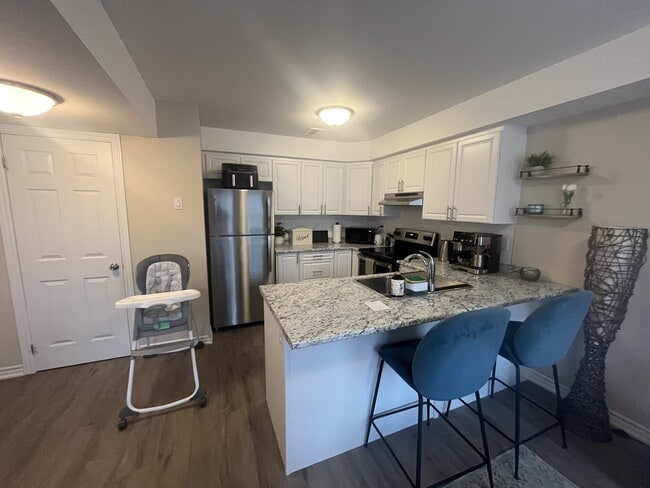 Photo - 480 Lonsberry Dr