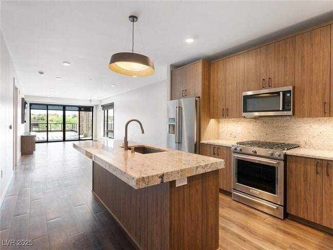 Building Photo - 2460 E Serene Ave Unit 617