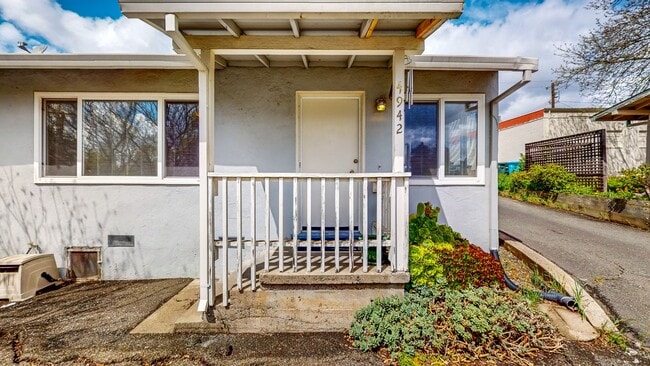 4940-4942 Sonoma Highway