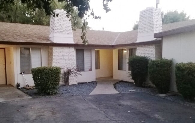 Building Photo - 1068 Pierce Dr Unit # 103