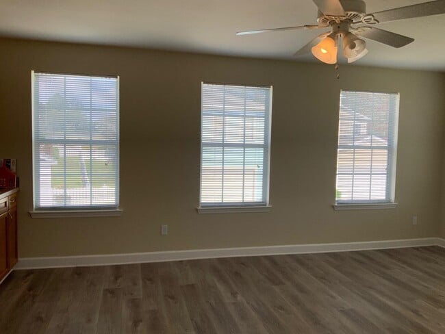 Photo - 4039 Swift Way