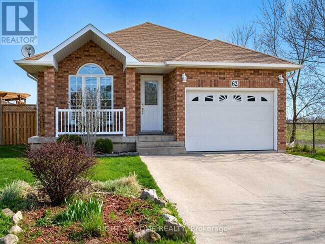 Photo - 62 Highland Rd W