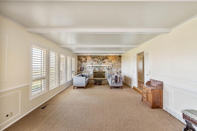 Photo - 531 Edgehill Dr