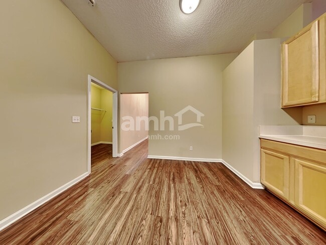Photo - 9426 Staplehurst Dr