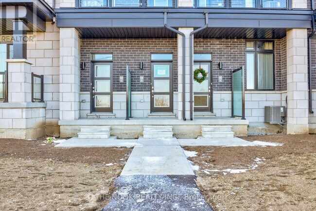 Photo - 2550 Castlegate Crossing