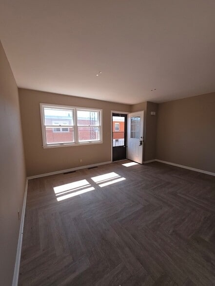 Photo - 65 N Aldine St Unit 2