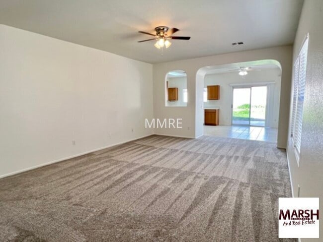 Photo - Nice 3 bedroom home with new paint & new carpet in Mesa!