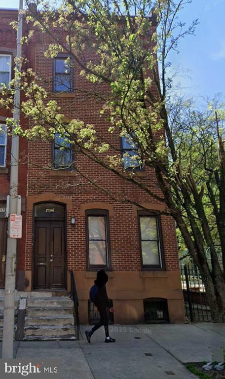 Photo - 1734 W Diamond St Apartment Unit 1
