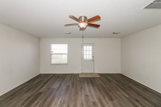 Photo - 3826 Rowlock Vine Dr