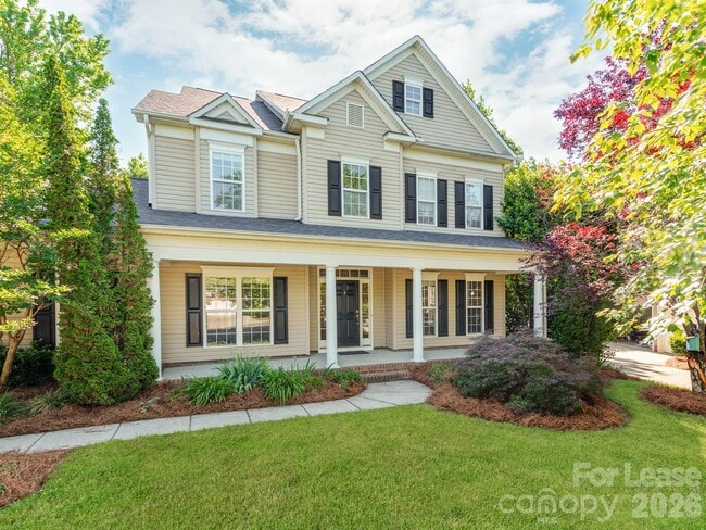 Photo - 533 Montgrove Pl NW
