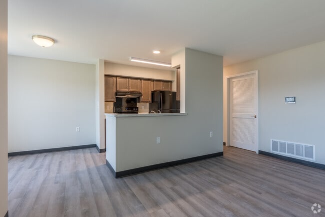 2BR, 1BA - 949SF - Living Room