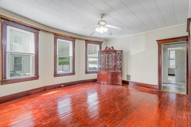 Building Photo - 218 Lembeck Ave Unit 1