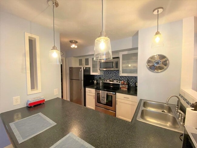 30 Wolf Rd