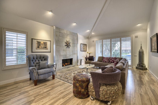 Photo - 17 Lakeshore Dr