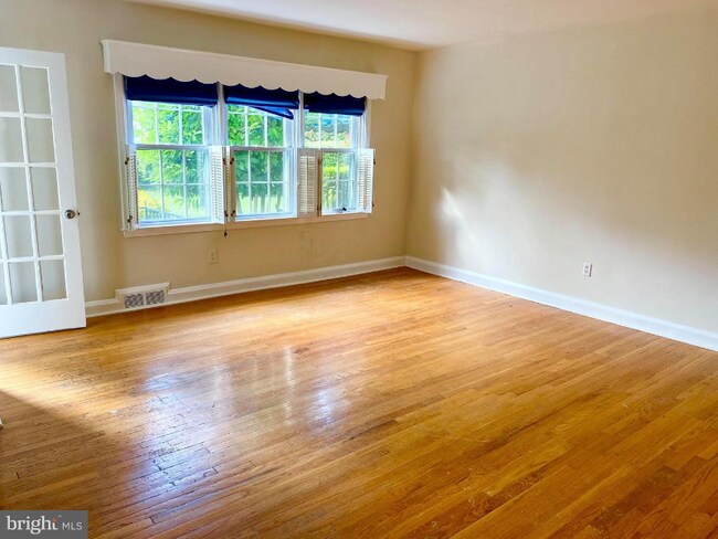 Photo - 8139 Clyde Bank Rd Townhome