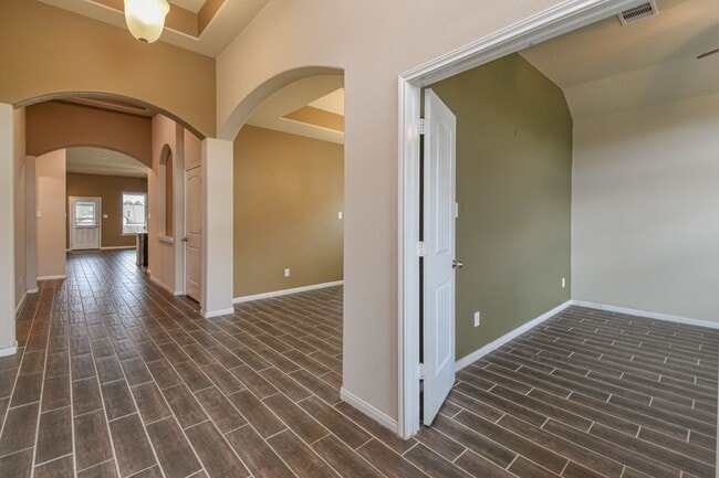 Photo - 14149 Isle Royal Ln