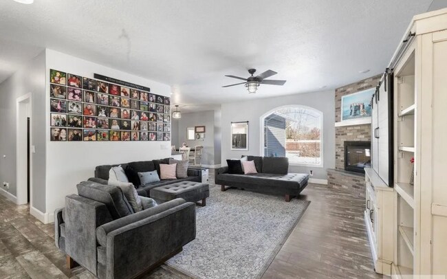 Photo - 304 Palomino Dr Unidad House