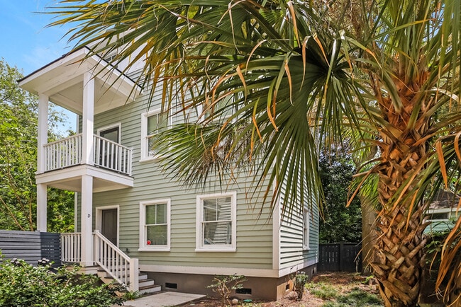 Building Photo - 5 E Hampstead Square Rental