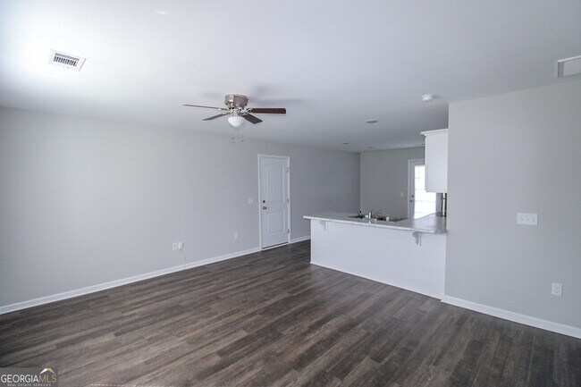 Photo - 124 Callaway Cres