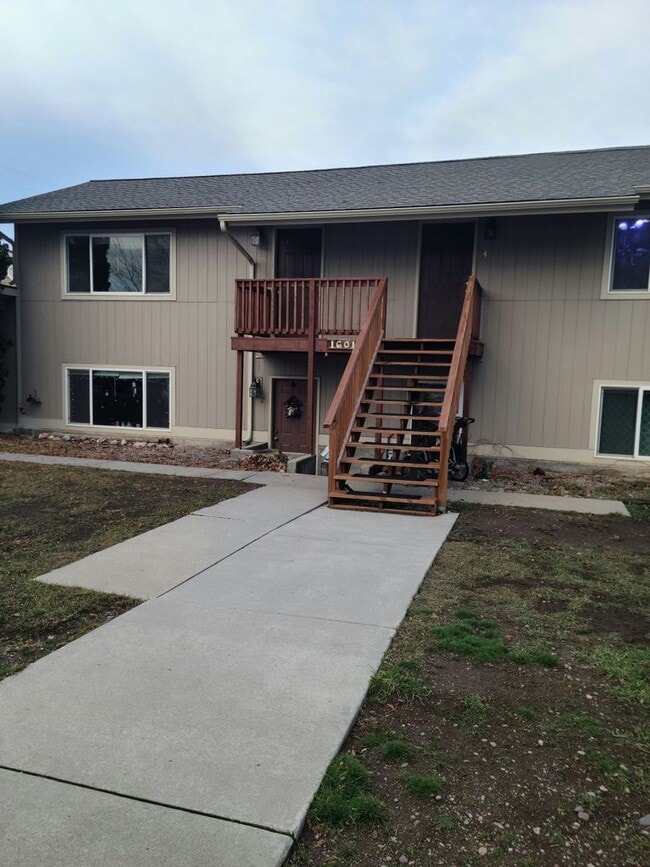 Building Photo - 118 Unit #3